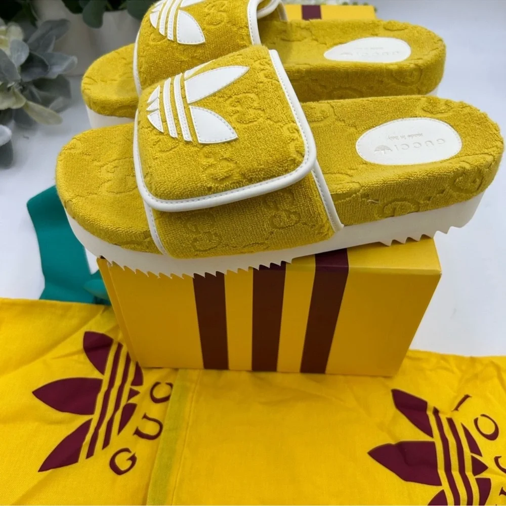 Women’s Gucci X Adidas monogram Terry slide size 38 made in Italy - Picture 10 of 11